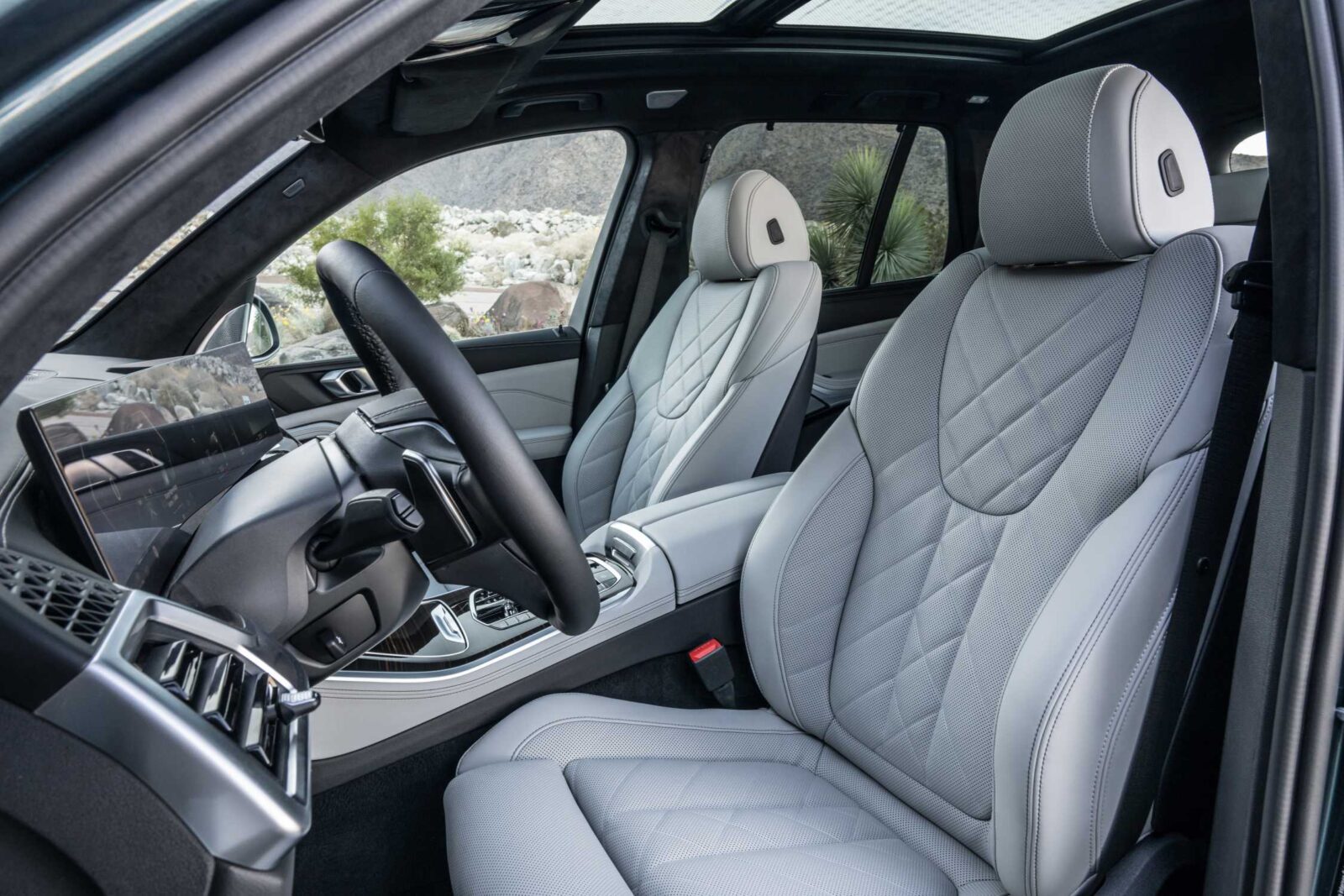 BMW X5 front leather seats