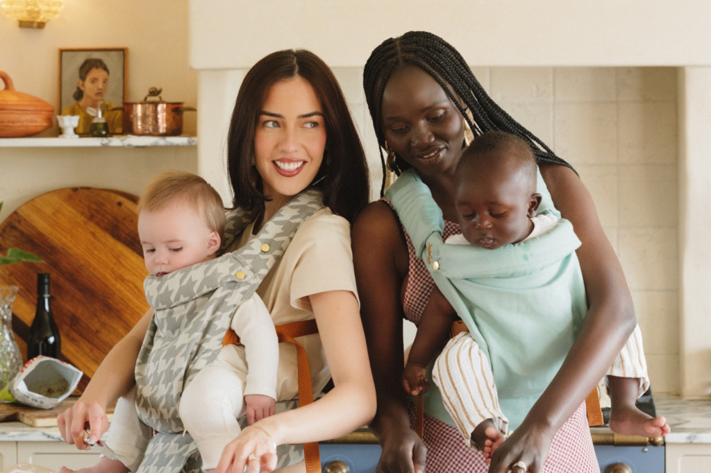 A Supportive Baby Carrier You Can Put On Yourself: Chekoh Forward Clip