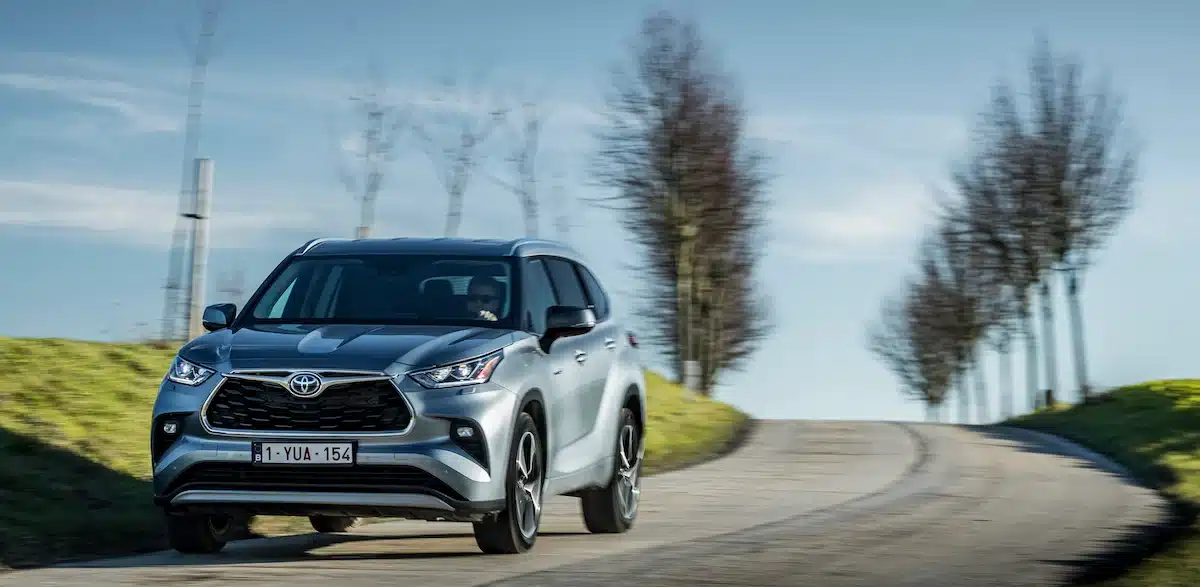 Toyota Kluger on the road